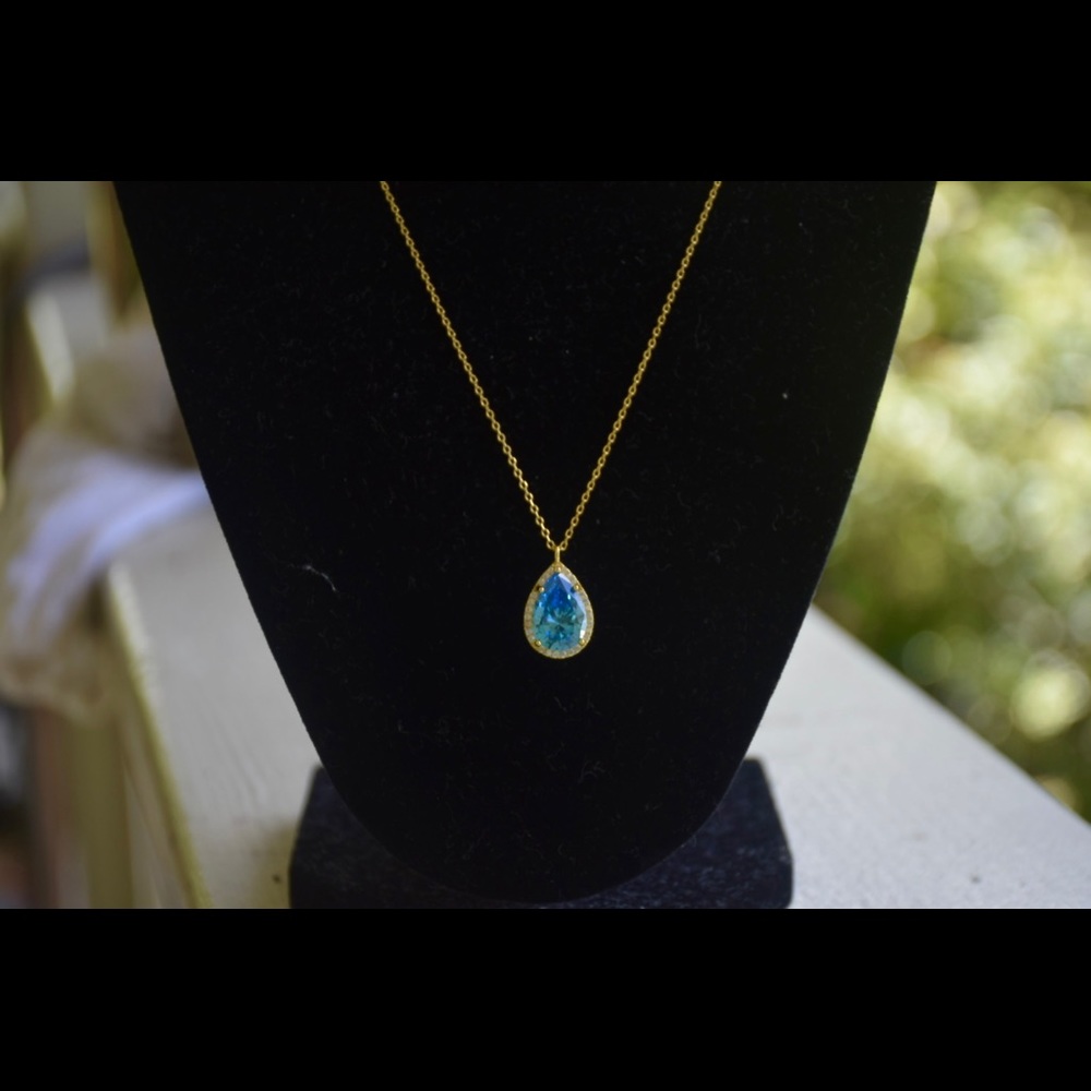 Gorgeous blue necklace